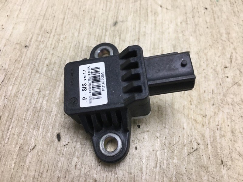 Запчасть датчик удара KIA FORTE YD 12- 2015 YD 1.8 G4NB 95920-A3000 Б/У Датчик удара KIA FORTE YD 12- 2015 YD 1.8 G4NB 95920-A3000 Б/У