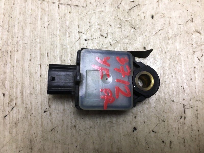 Датчик удара передний HYUNDAI SONATA YF 10-14 2012 YF 2.4 G4KK 95920-0A100 Б/У