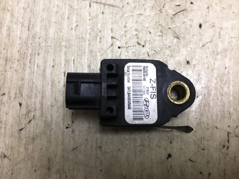 Датчик удара передний SONATA YF 10-14 2012 YF 2.4 G4KK