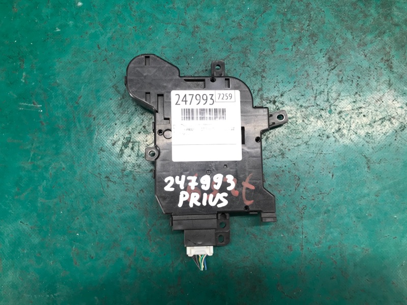 Моторчик заслонки печки TOYOTA PRIUS 16- 2016 Хэтчбек 1.8 2ZRFXE 87106-47180 Б/У