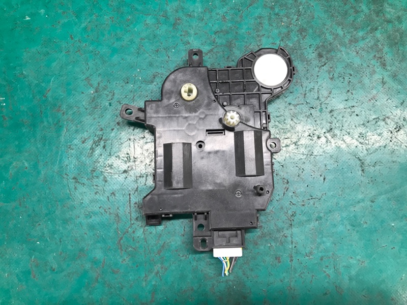 Моторчик заслонки печки TOYOTA PRIUS 16- Хэтчбек 1.8 2ZRFXE