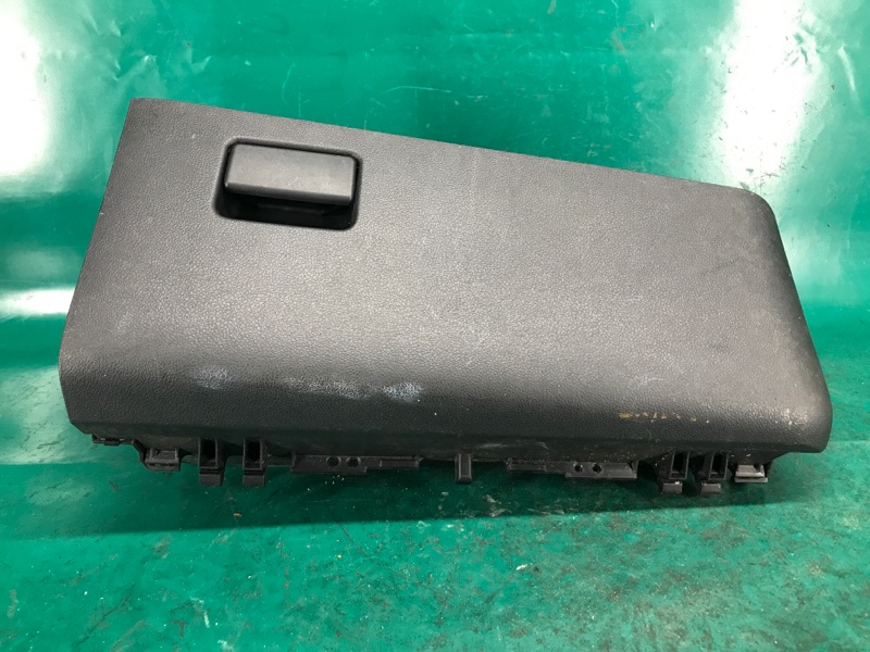 Бардачок PRIUS 16- 2016 Хэтчбек 1.8 2ZRFXE