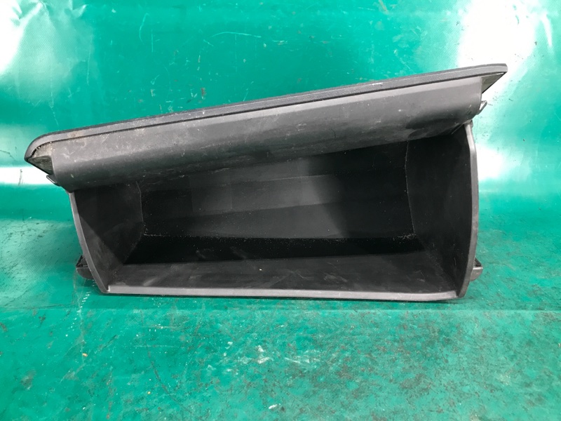 Бардачок PRIUS 16- 2016 Хэтчбек 1.8 2ZRFXE