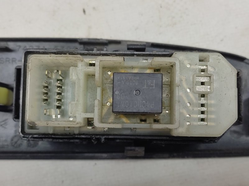 Кнопка стеклоподъемника задняя правая LEXUS IS250/350 05-13 Седан 2.5