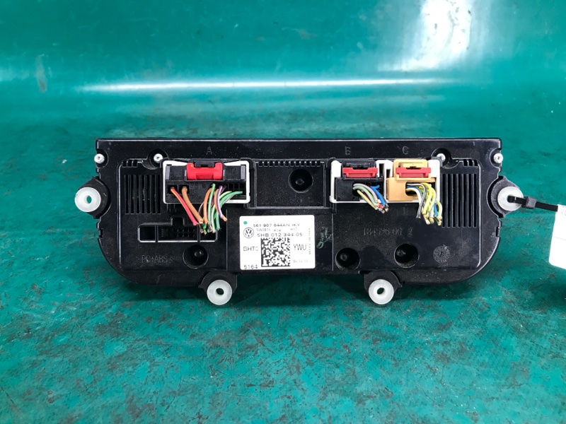 Блок управления печкой PASSAT B8 14- 2016 Седан 1.8 CPRA