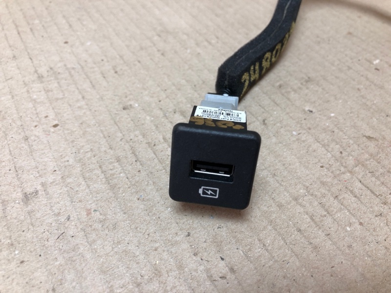 USB адаптер QX60/JX35 12-20 2017 Внедорожник 3.5 VQ35DD