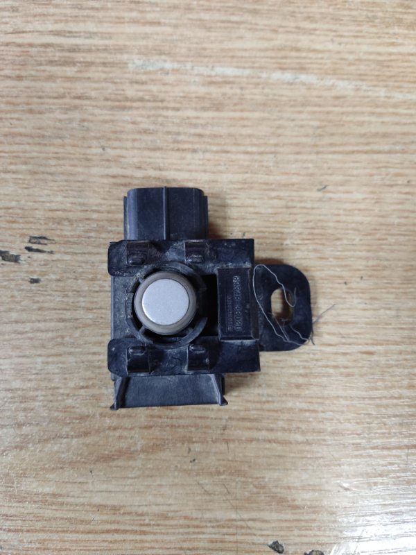 Запчасть датчик парктроника LEXUS ES350 06-12 Б/У Датчик парктроника LEXUS ES350 06-12 Б/У