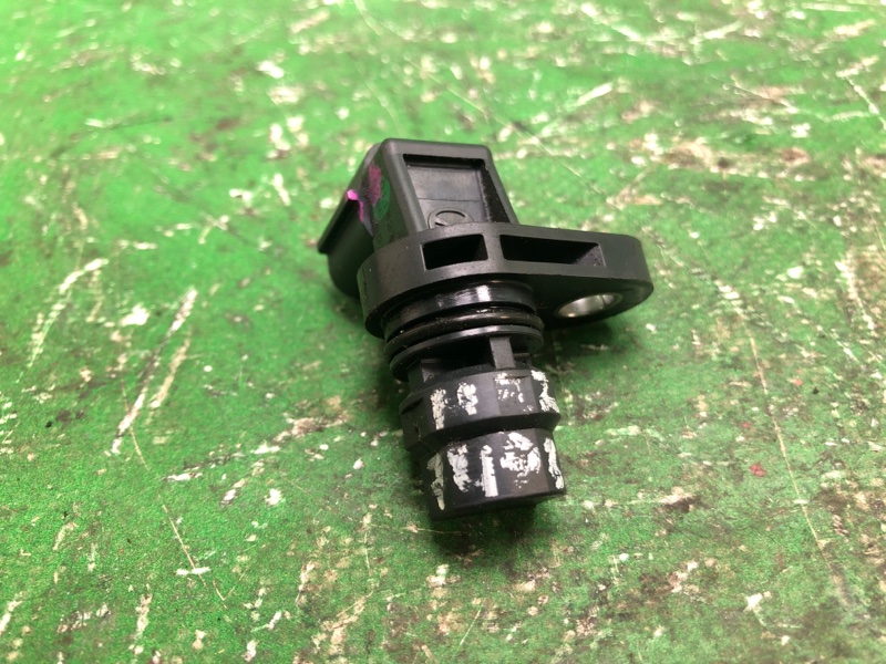 Датчик положения распредвала MAZDA 3 BM 13-19 2017 BM 2.0 PE-VPS PE01-18-230 Б/У