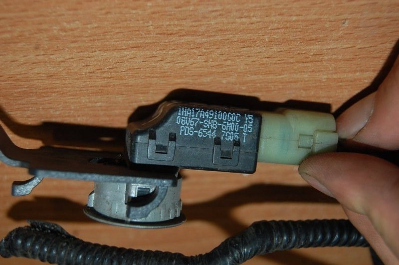 Датчик парктроника HONDA CIVIC 4D 06-11 FD 08V67-SNB-6H005 Б/У