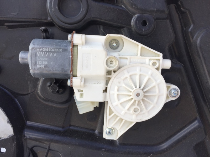 Стеклоподъемник передний правый QX30 16-20 2016 Внедорожник 2.0 20PET