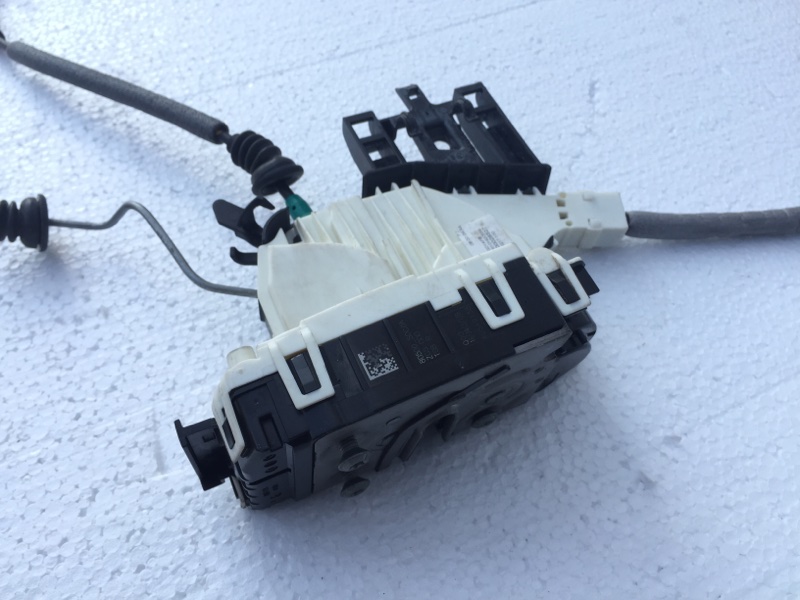 Замок двери передний правый QX30 16-20 2016 Внедорожник 2.0 20PET