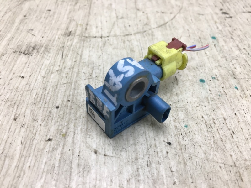 Датчик удара задний VOLKSWAGEN PASSAT B7 11-15 A32 1.8 CPRA