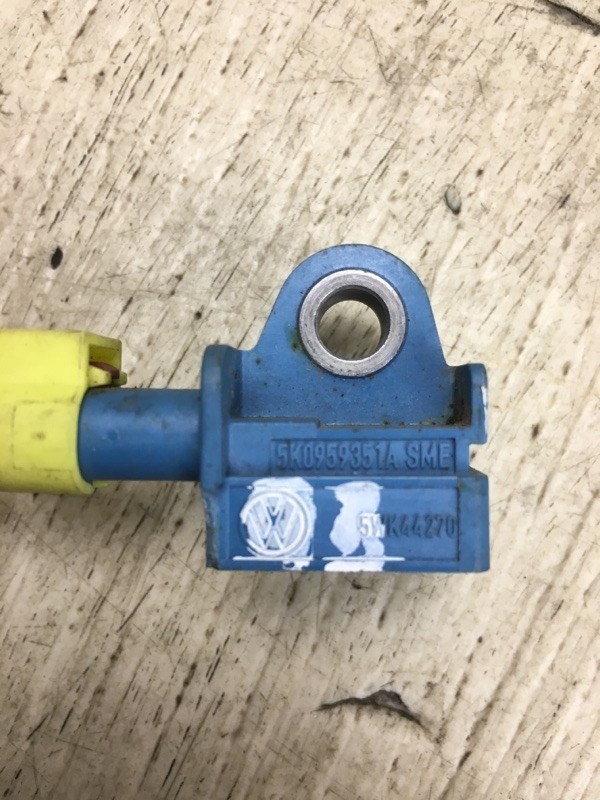 Датчик удара задний PASSAT B7 11-15 2014 A32 1.8 CPRA