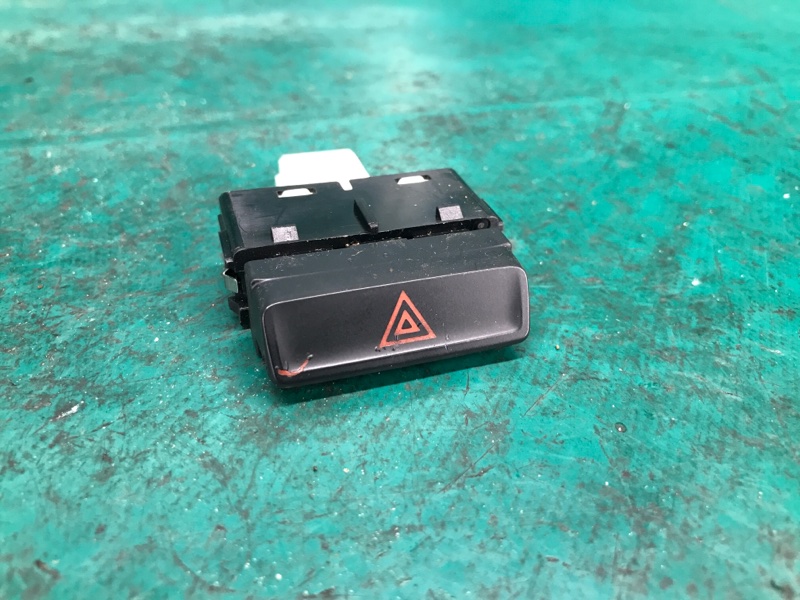 Кнопка аварийной сигнализации VOLKSWAGEN PASSAT B8 14- Седан 1.8 CPRA