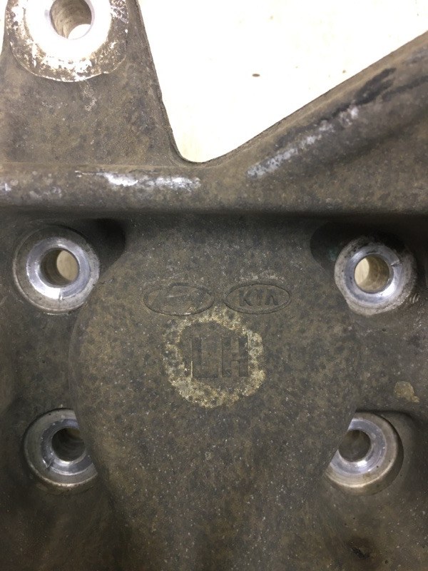 Цапфа задняя левая SONATA YF 10-14 2012 YF 2.4 G4KK Цапфа задняя левая SONATA YF 10-14 2012 YF 2.4 G4KK