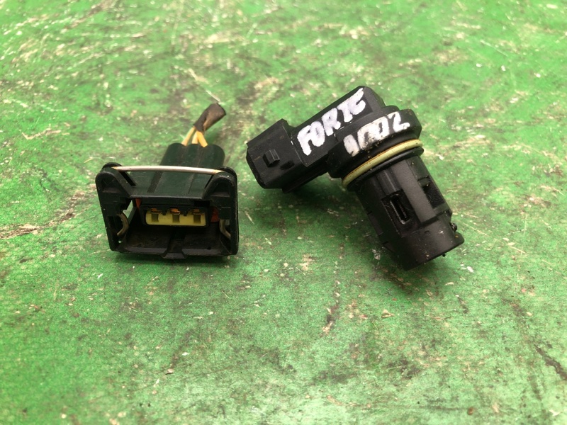 Датчик положения распредвала KIA FORTE YD 12- 2015 YD 1.8 G4NB 39350-23910 Б/У