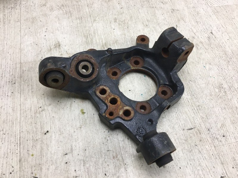 Цапфа задняя правая PATHFINDER R52 12-21 2018 R52 3.5 VQ35DD