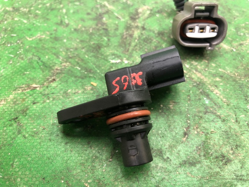 Датчик положения распредвала KIA SORENTO UM 14- 2015 UM 2.4 G4KJ 39350-2G000 Б/У