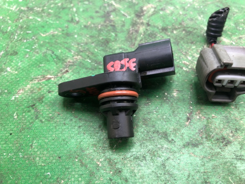 Датчик положения распредвала KIA SORENTO UM 14- 2015 UM 2.4 G4KJ 39350-2G000 Б/У