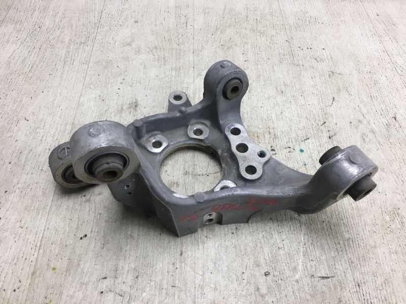 Цапфа задняя левая NISSAN ALTIMA L33 12-18 L33 2.5 QR25DE