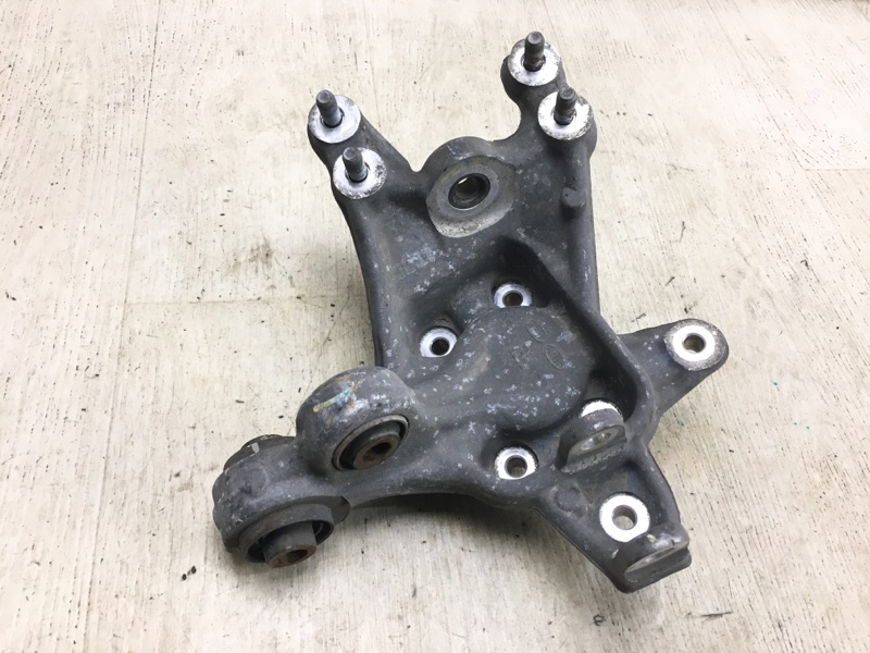 Запчасть цапфа задняя правая HYUNDAI SONATA YF 10-14 2011 YF 2.4 G4KJ 52720-3R100 Б/У Цапфа задняя правая HYUNDAI SONATA YF 10-14 2011 YF 2.4 G4KJ 52720-3R100 Б/У