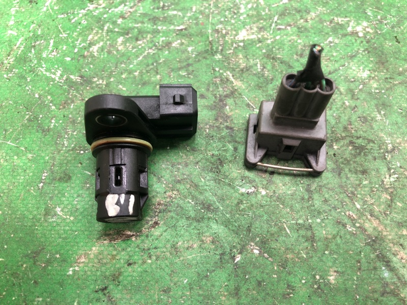 Датчик положения распредвала HYUNDAI ELANTRA MD 10-15 2012 MD 1.8 G4NB 39350-23700 Б/У