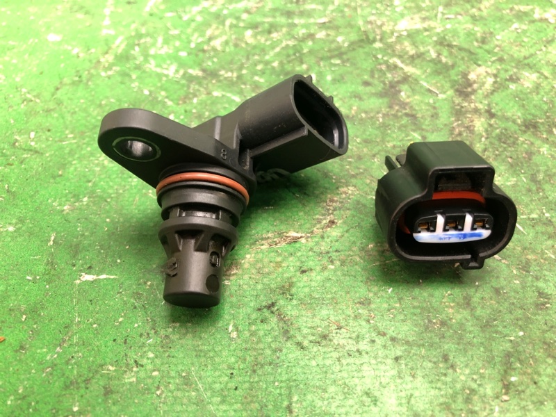 Датчик положения распредвала HYUNDAI ELANTRA AD 16- 2016 AD 2.0 G4NH 39350-2E200 Б/У