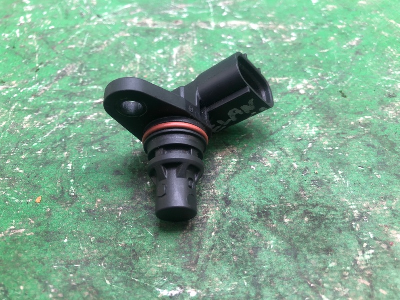 Датчик положения распредвала HYUNDAI ELANTRA AD 16- 2016 AD 2.0 G4NH 39350-2E200 Б/У