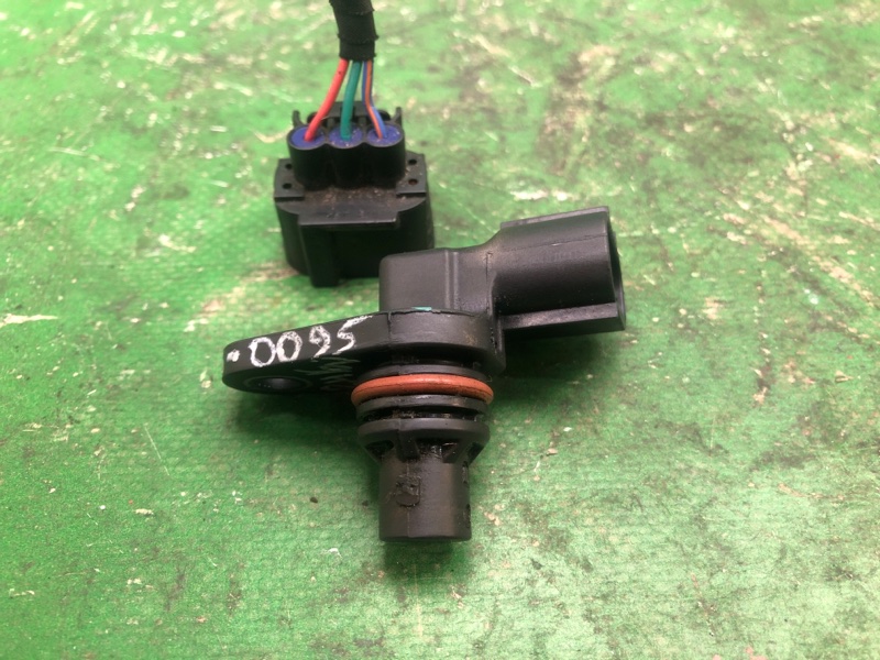 Датчик положения распредвала KIA OPTIMA JF 15-20 2018 JF 2.4 G4KJ 39350-2G000 Б/У