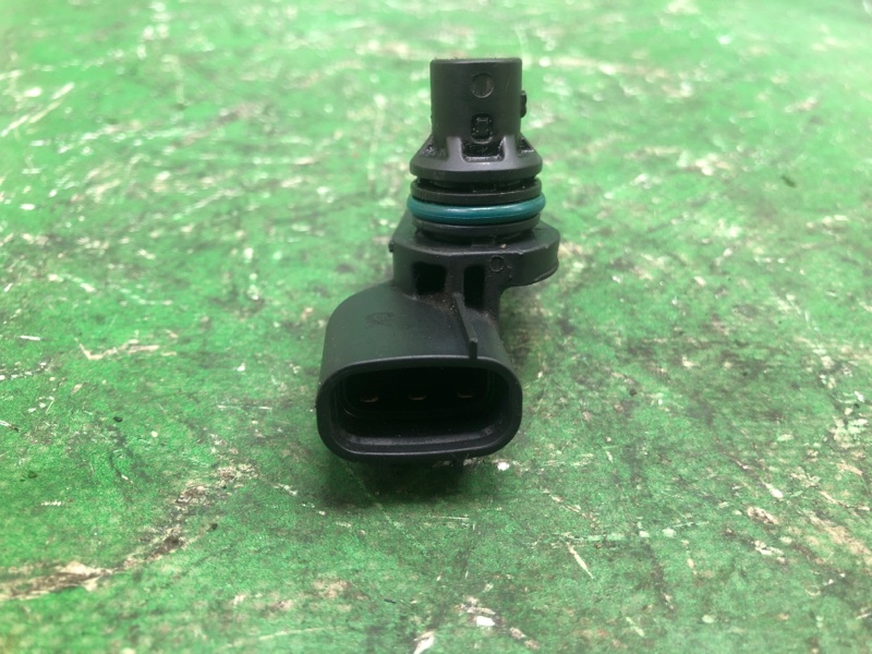 Датчик положения распредвала KIA SORENTO XM 09-14 XM 2.4 G4KJ Датчик положения распредвала KIA SORENTO XM 09-14 XM 2.4 G4KJ