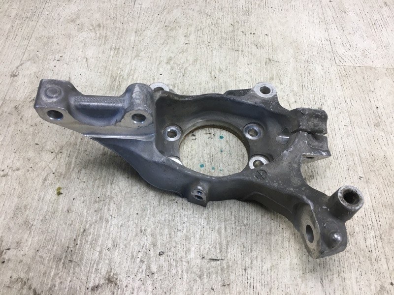 Кулак поворотный передний левый NISSAN ALTIMA L33 12-18 2015 L33 2.5 QR25DE 40015-JA00A Б/У