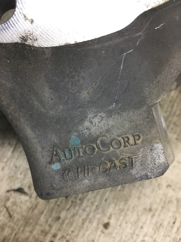 Кулак поворотный передний левый ALTIMA L33 12-18 2015 L33 2.5 QR25DE