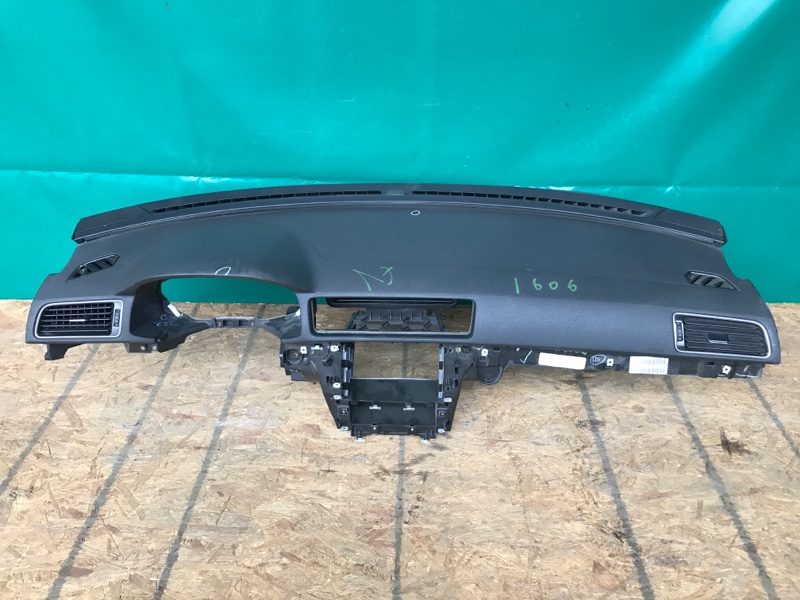 Торпедо VOLKSWAGEN PASSAT B8 14- 2016 Седан 1.8 CPRA 561 857 003 M 81X Б/У