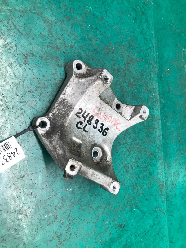 Кронштейн компрессора кондиционера CL 97-03 1998 COUPE 2.3 F23A1