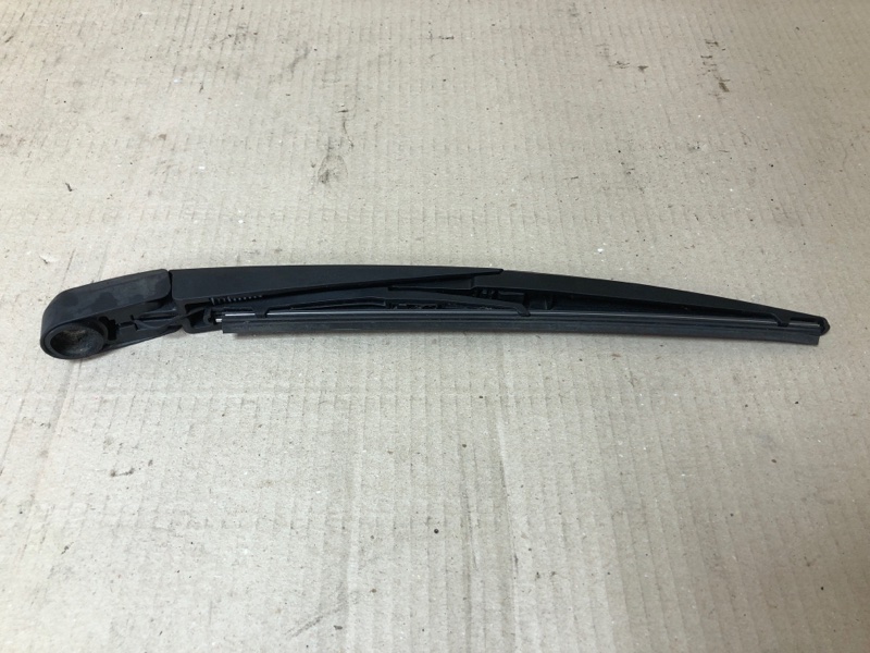 Поводок стеклоочистителя задний 5 CR 05-10