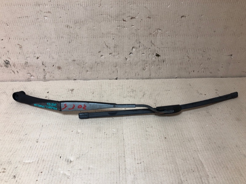 Поводок стеклоочистителя передний левый KIA MAGENTIS 05–10 2008 MG 2.4 98310-2G000 Б/У