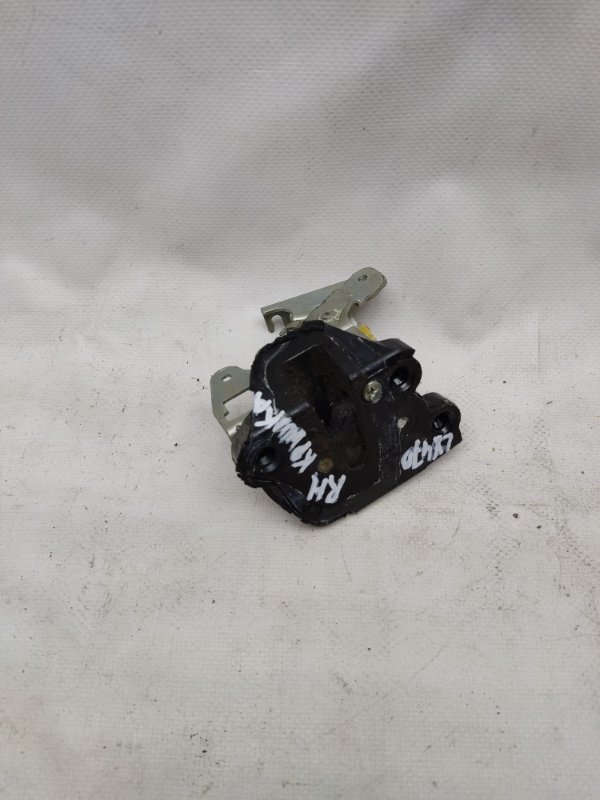 Замок крышки багажника задний правый LX470 98-07