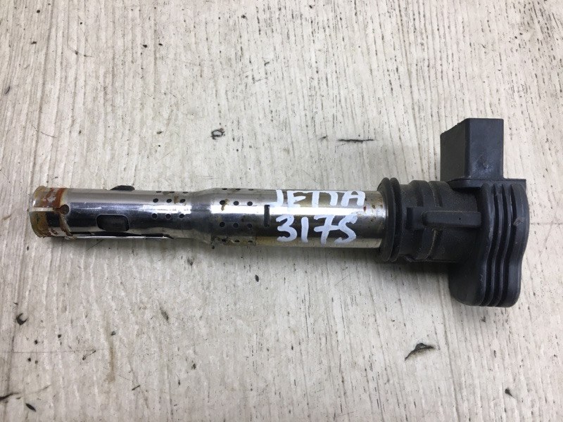 Катушка зажигания VOLKSWAGEN JETTA USA 10-17 2011 162 CBTA 2.5L 07K 905 715 F Б/У