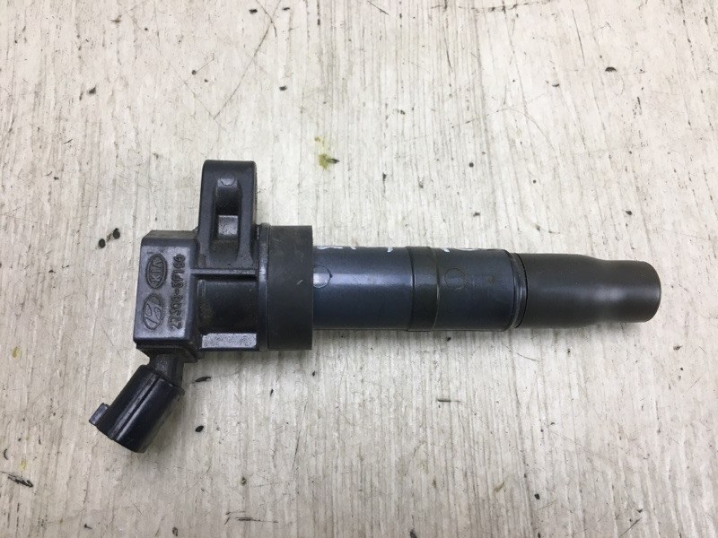 Запчасть катушка зажигания KIA SORENTO XM 09-14 2009 XM 2.4 G4KE 27300-3F100 Б/У Катушка зажигания KIA SORENTO XM 09-14 2009 XM 2.4 G4KE 27300-3F100 Б/У