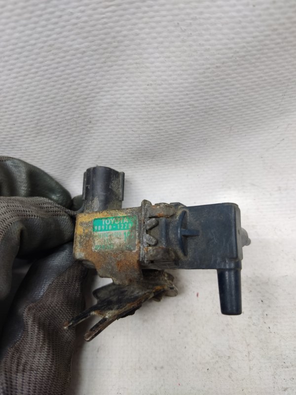 Клапан электромагнитный (вакуумный) CAMRY 40 06-11 Клапан электромагнитный (вакуумный) CAMRY 40 06-11