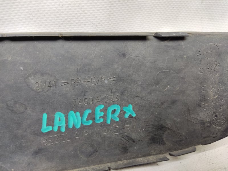 Заглушка ПТФ передняя правая MITSUBISHI LANCER X 10 07-15