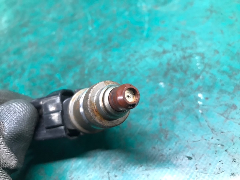 Форсунка топливная CL 97-03 1998 COUPE 2.3 F23A1 Форсунка топливная CL 97-03 1998 COUPE 2.3 F23A1