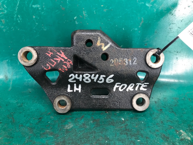 Кронштейн КПП левый FORTE/CERATO TD 08-13 2012 Седан G4KD 2.0L