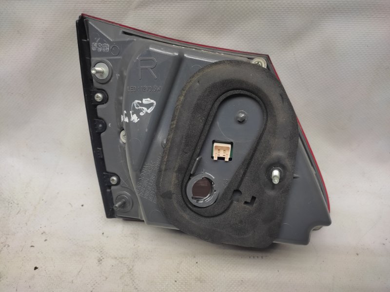 Фонарь внутренний задний правый LEXUS GS350 GS300 05-11