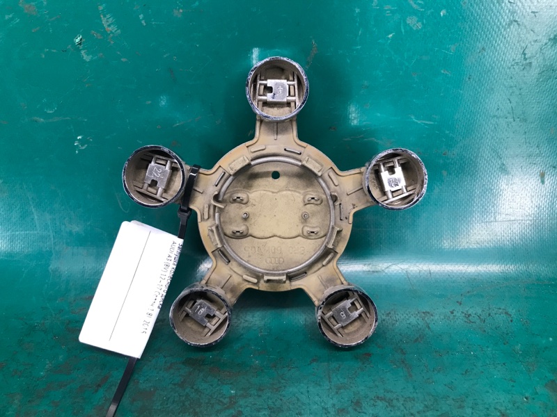 Заглушка колесного диска A3 (8V) 12–17 2015 Седан CNSB 1.8L