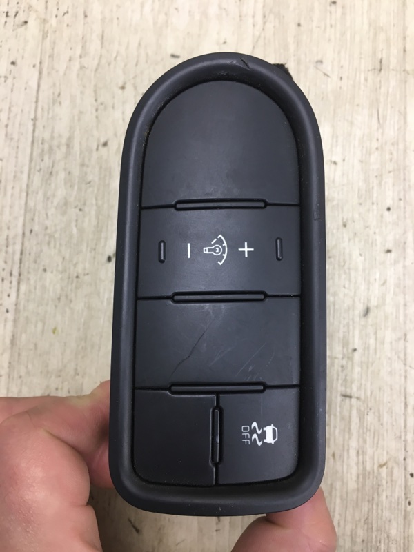 Блок кнопок торпедо FORTE YD 12- 2015 YD 1.8 G4NB Блок кнопок торпедо FORTE YD 12- 2015 YD 1.8 G4NB