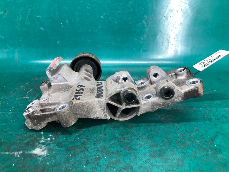 Кронштейн компрессора кондиционера MAGENTIS 05–10 2008 MG 2.4