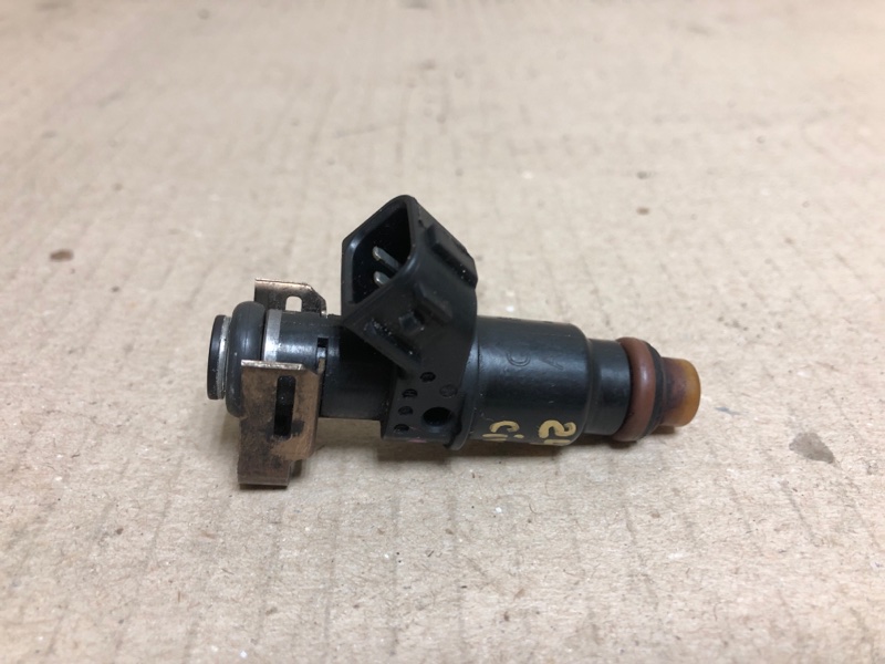 Форсунка топливная HONDA CIVIC ES 00-05 2003 Седан 1.3 16450-PWA-003 Б/У