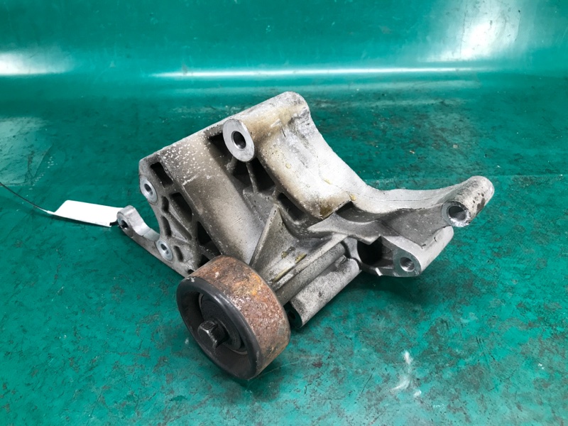 Кронштейн насоса ГУР MAGENTIS 05–10 2008 MG 2.4