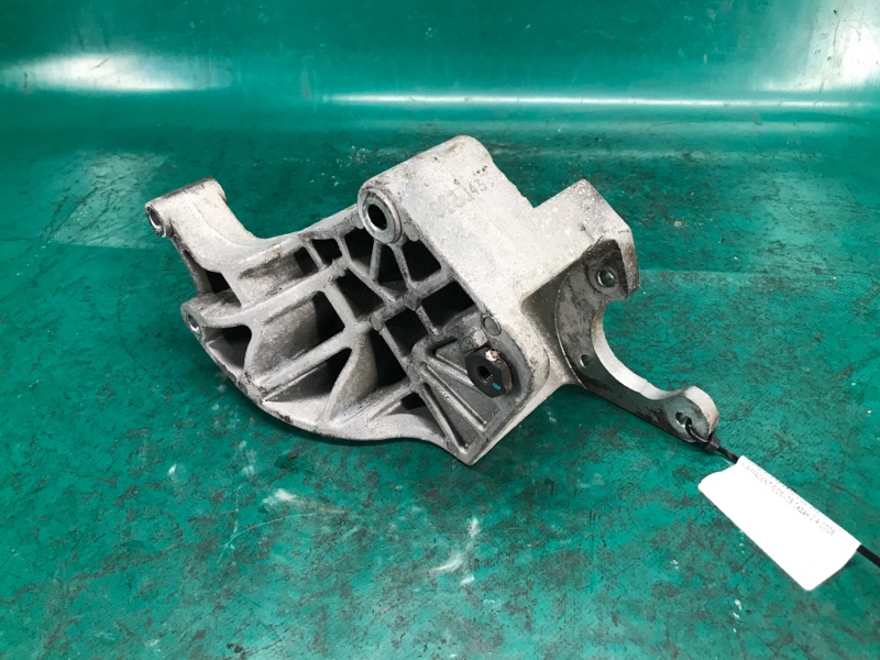 Кронштейн насоса ГУР MAGENTIS 05–10 2008 MG 2.4